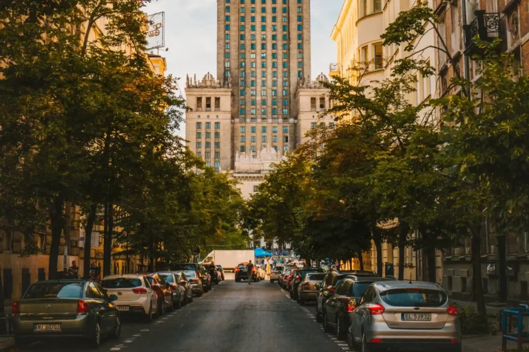 Паркінги у Варшаві